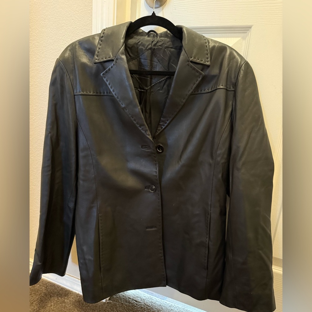 Elegant Black Leather Jacket for Women